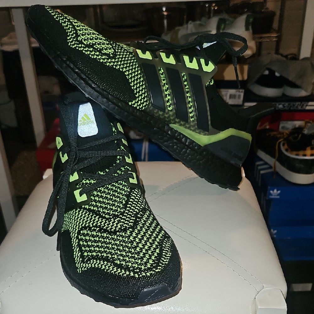 Adidas Ultraboost Black and Neon Green Shoes - Picture 7 of 8